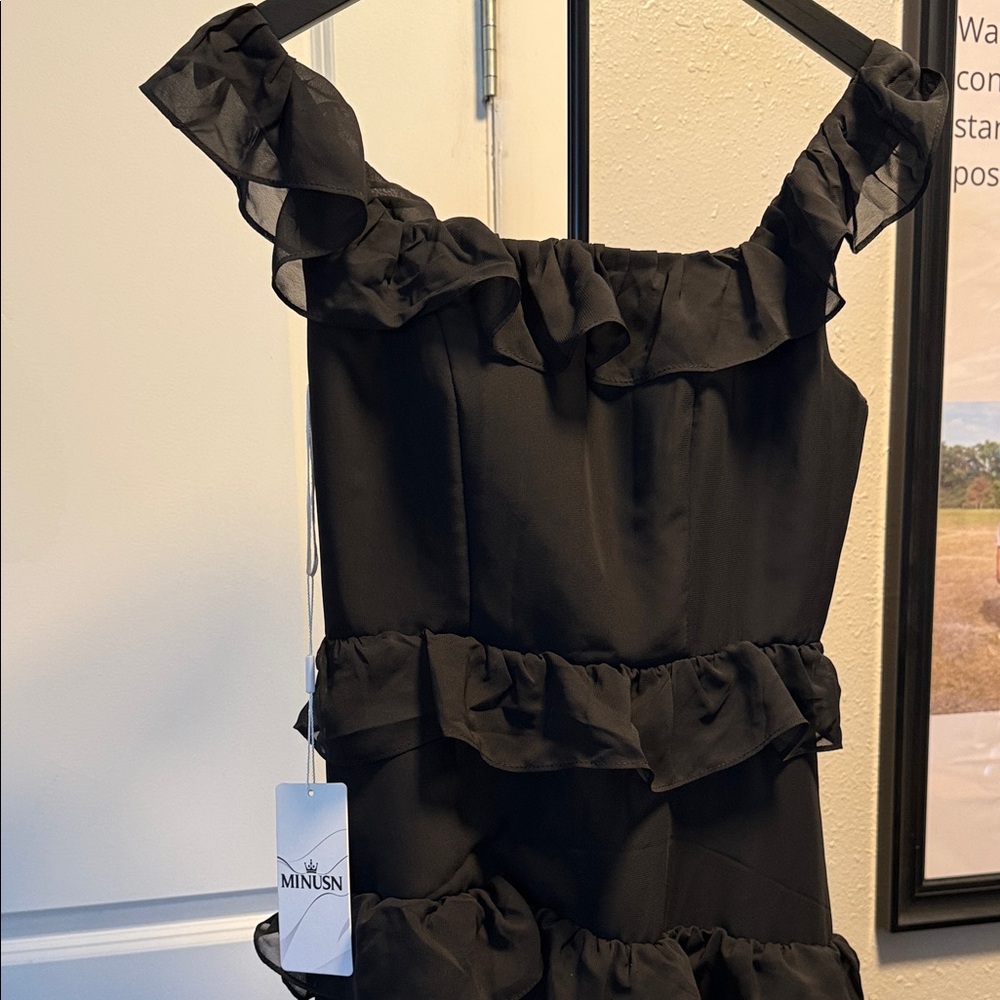 Chic Black Ruffle Prom Dress - Picture 5 of 8